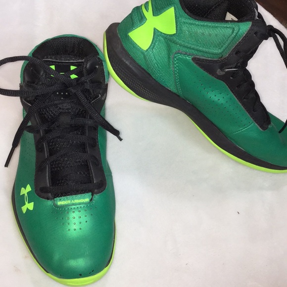 green basketball shoes youth